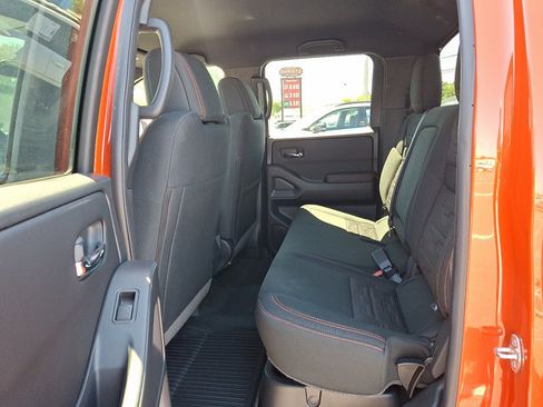 Used 2025 Nissan Frontier PRO-4X AWD/4WD image 10