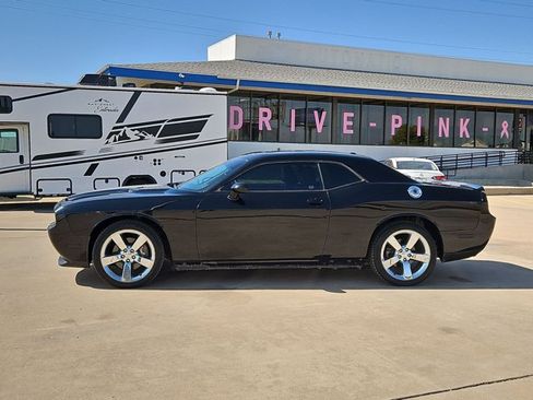 Used 2011 Dodge Challenger RWD image 9
