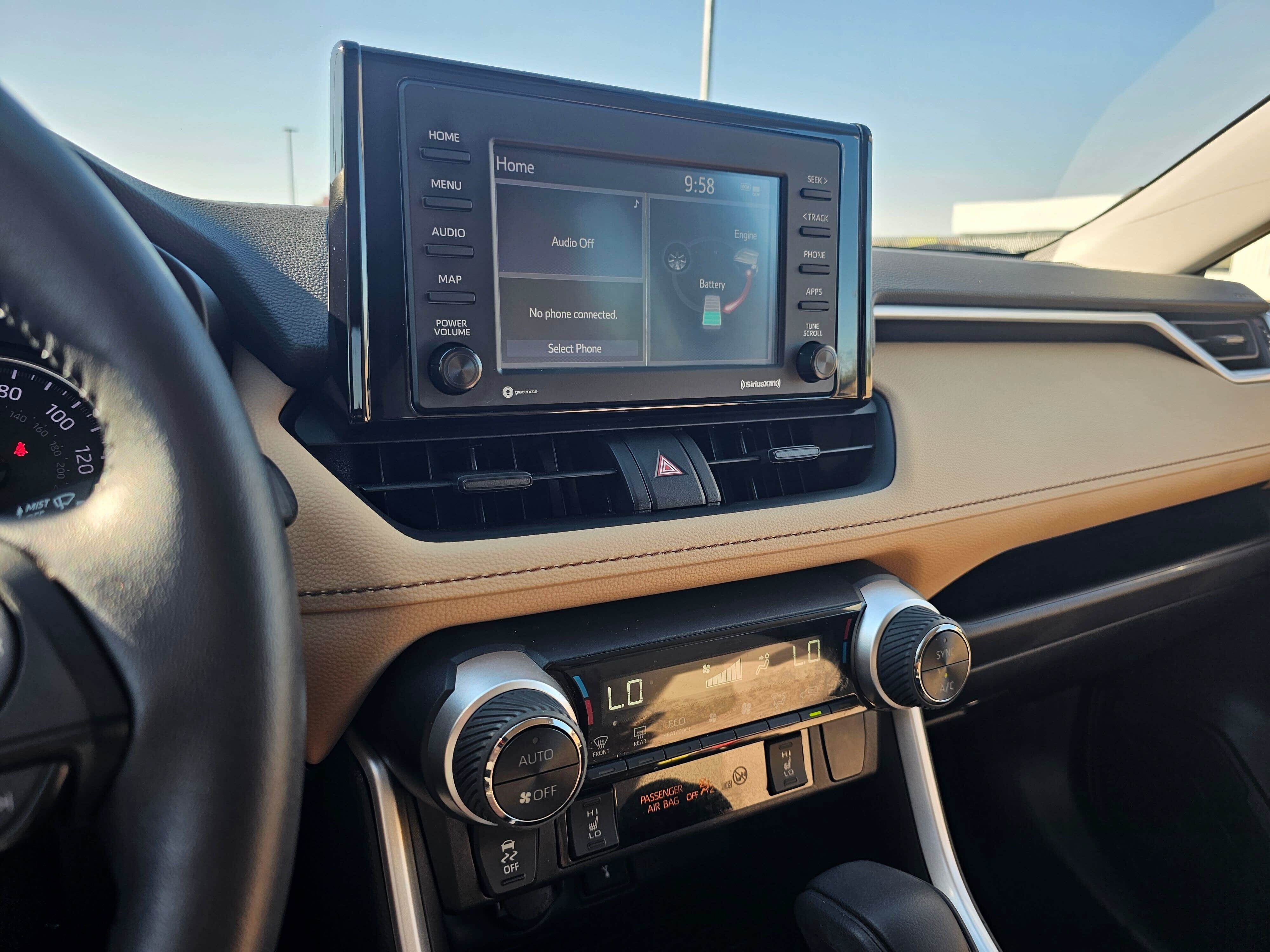 Certified 2022 Toyota RAV4 XLE w/ XLE Grade Weather Package AWD/4WD image 23
