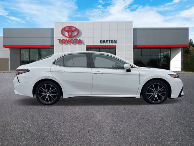 Used 2024 Toyota Camry SE w/ Cold Weather Package FWD image 12