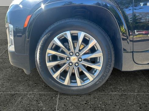 Used 2023 Chevrolet Traverse Premier AWD/4WD image 4