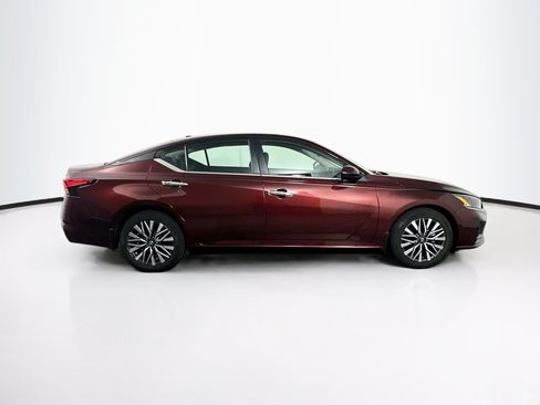 Used 2023 Nissan Altima 2.5 SV w/ SV Premium Package FWD image 10