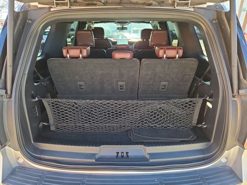 Used 2022 Ford Expedition Limited image 12