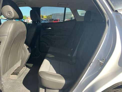 Used 2025 Chevrolet Trax LT FWD image 30