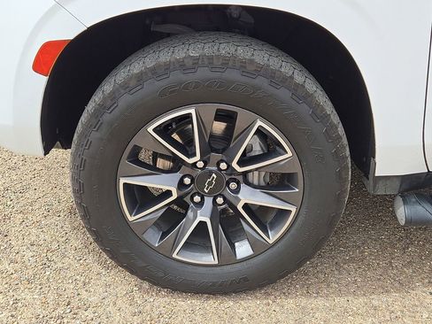 Used 2021 Chevrolet Suburban Z71 w/ Rear Media and Nav Package image 10