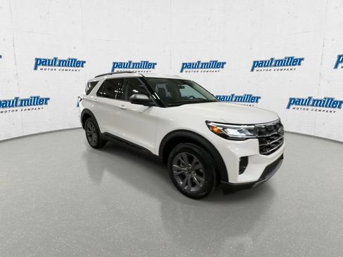 Used 2026 Ford Explorer Active w/ Active Comfort Package AWD/4WD image 2