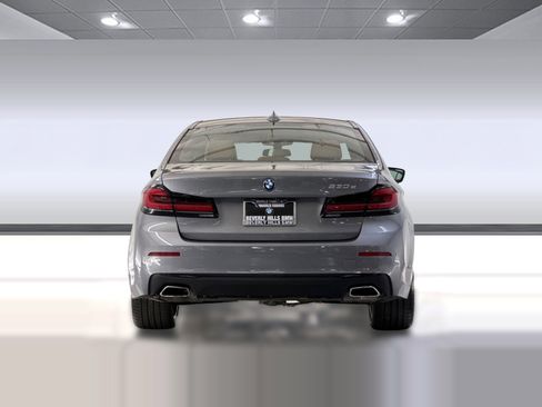 Used 2023 BMW 530e w/ Premium Package image 10