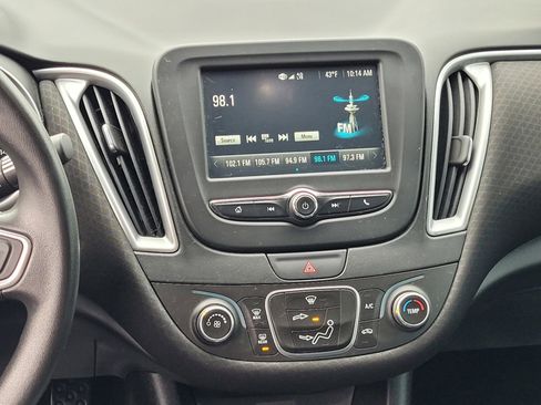 Used 2018 Chevrolet Malibu LS image 15