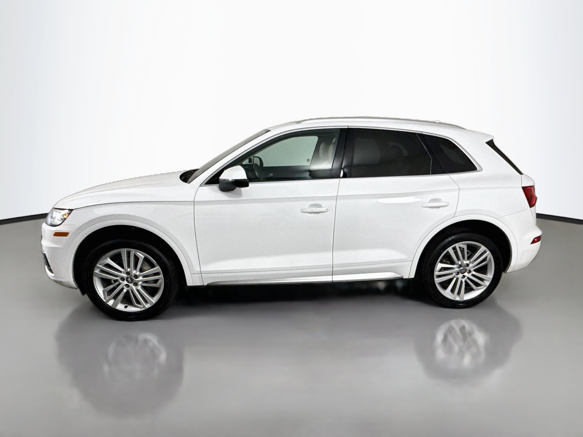 Used 2018 Audi Q5 2.0T Premium Plus w/ Premium Plus Package AWD/4WD image 4