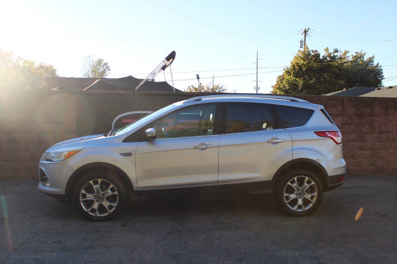 Used 2015 Ford Escape Titanium AWD/4WD image 2