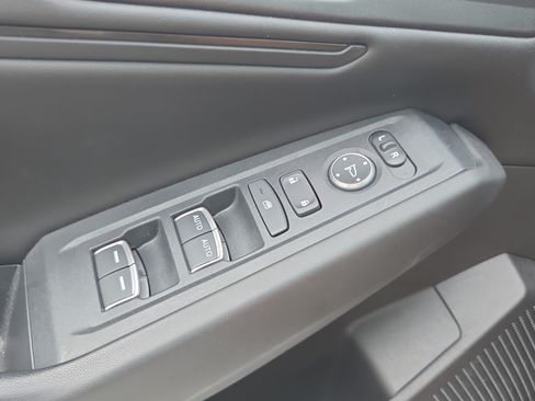 Certified 2023 Honda Accord EX image 19