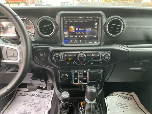 Used 2020 Jeep Gladiator Overland image 20