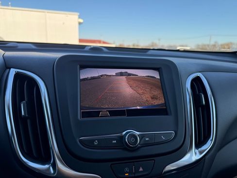 Used 2022 Chevrolet Equinox LT image 23