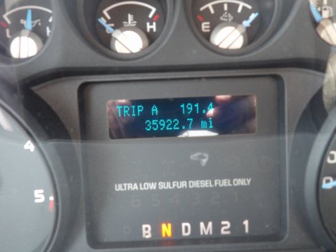 Used 2016 Ford F750 2WD Regular Cab Super Duty image 9