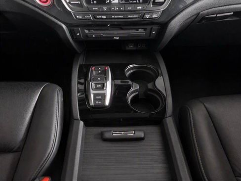 Used 2022 Honda Pilot Touring image 21