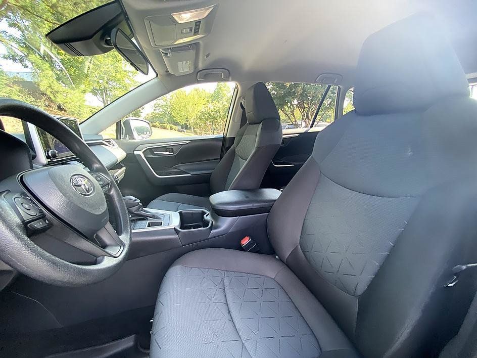 Certified 2025 Toyota RAV4 XLE AWD/4WD image 11