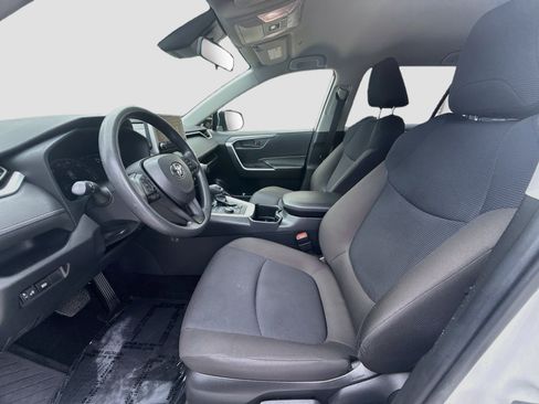 Used 2024 Toyota RAV4 LE AWD/4WD image 16