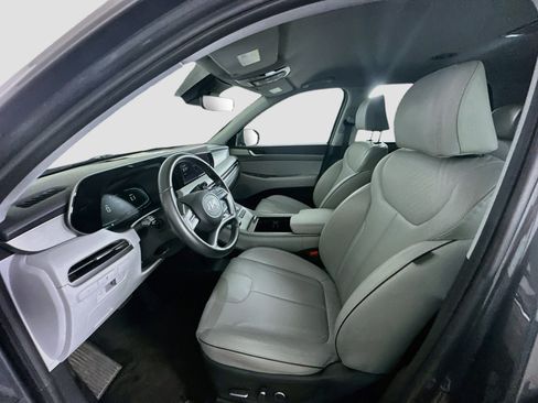 Used 2025 Hyundai Palisade SEL FWD image 13