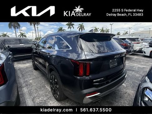 Used 2025 Kia Sorento EX FWD image 8