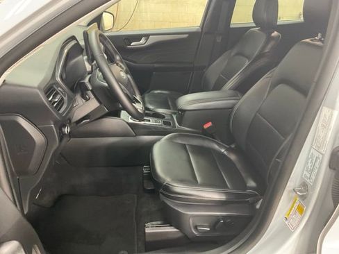 Certified 2025 Ford Escape Platinum image 8