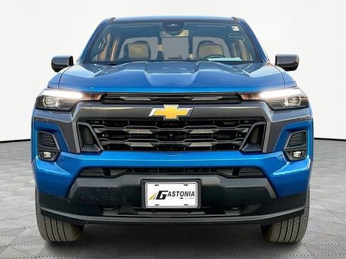 Used 2023 Chevrolet Colorado LT w/ LT Convenience Package III image 2