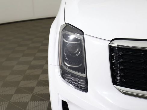 Used 2022 Kia Telluride LX FWD image 13