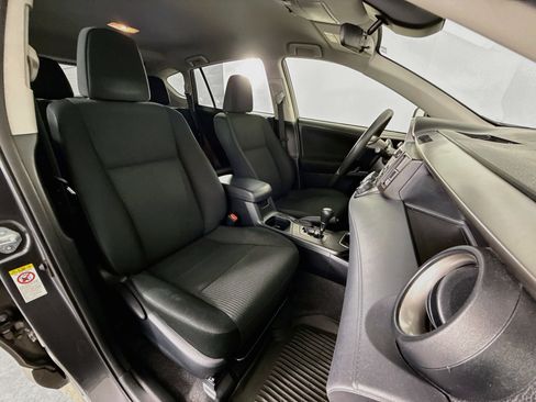 Used 2017 Toyota RAV4 LE FWD image 24