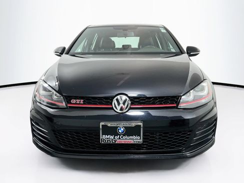 Used 2017 Volkswagen GTI SE FWD image 2