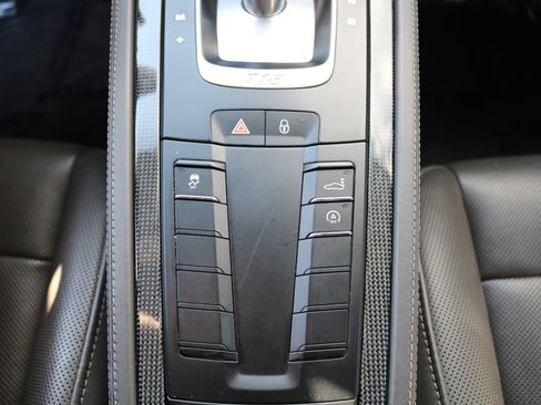 Used 2018 Porsche 718 Cayman S image 30