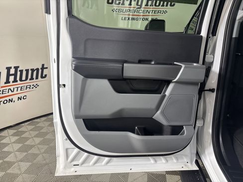 Used 2025 Ford F250 XLT AWD/4WD image 16
