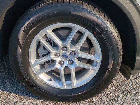 New 2026 Ford Explorer Active w/ Active Comfort Package image 11