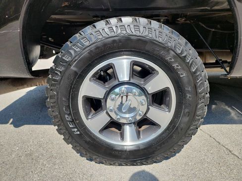 Used 2014 Ford F250 Lariat w/ Lariat Interior Package image 11