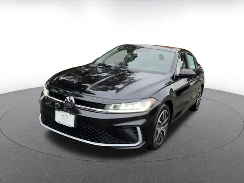 Used 2025 Volkswagen Jetta SE image 7