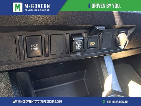 Used 2023 Toyota Tacoma SR5 AWD/4WD image 31