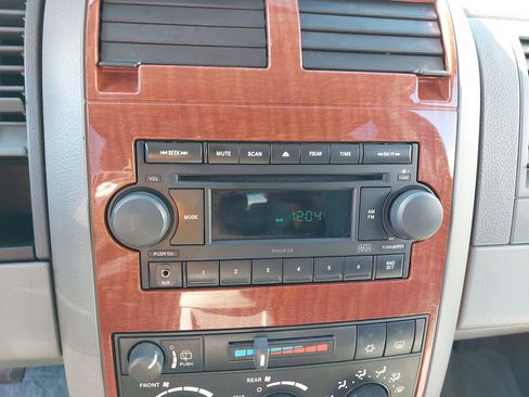 Used 2006 Dodge Durango SLT image 23