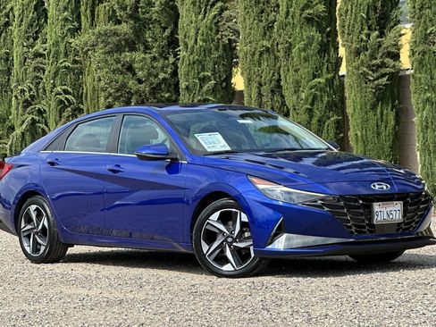 Used 2023 Hyundai Elantra Limited FWD image 2