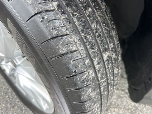 Used 2025 Toyota Corolla Cross LE image 29