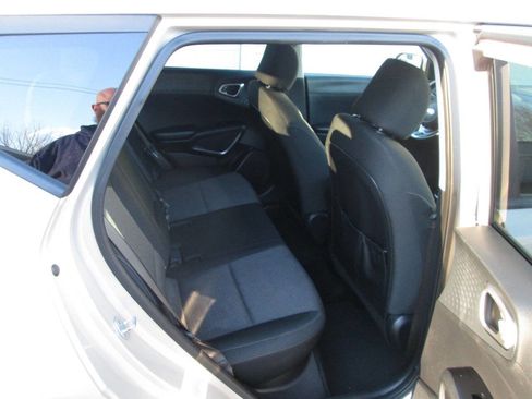 Used 2020 Kia Soul EX image 18