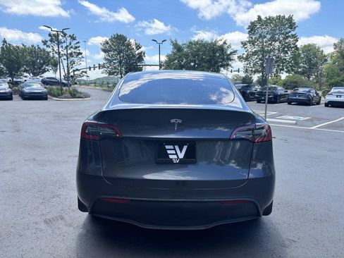 Used 2023 Tesla Model Y Long Range AWD/4WD image 8
