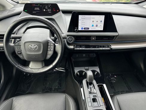 Used 2024 Toyota Prius XLE image 17