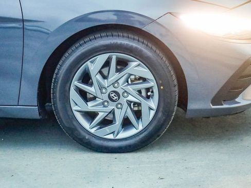 Used 2024 Hyundai Elantra SEL image 11