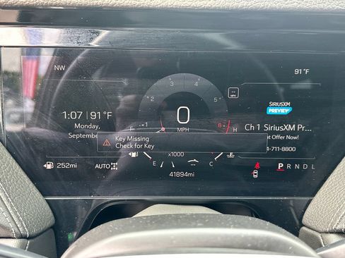 Used 2025 GMC Yukon XL Denali AWD/4WD image 29
