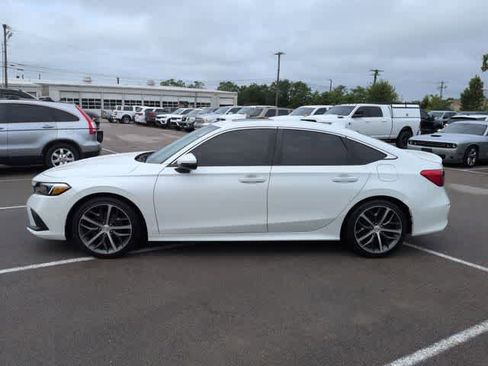 Used 2023 Honda Civic Touring image 5