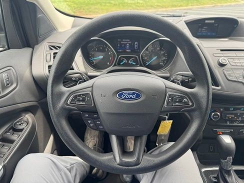 Used 2017 Ford Escape SE AWD/4WD image 16