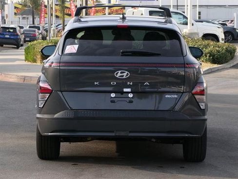 New 2025 Hyundai Kona SEL image 4