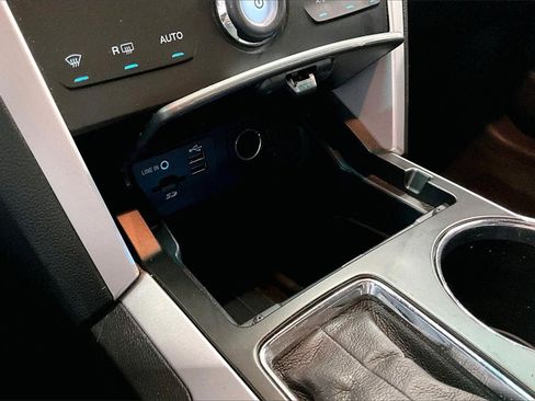 Used 2014 Ford Explorer XLT w/ Equipment Group 202A image 22