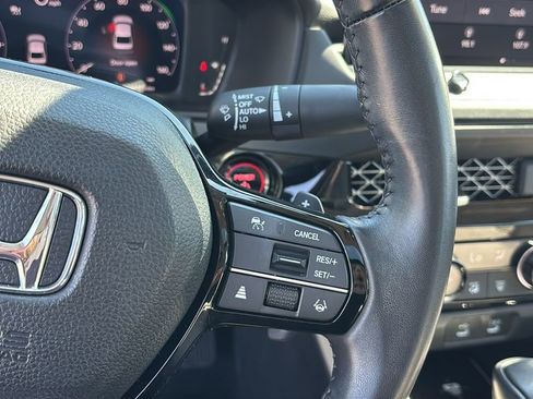 Used 2023 Honda Accord Touring image 18