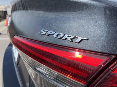 Used 2024 Honda Civic Sport image 9