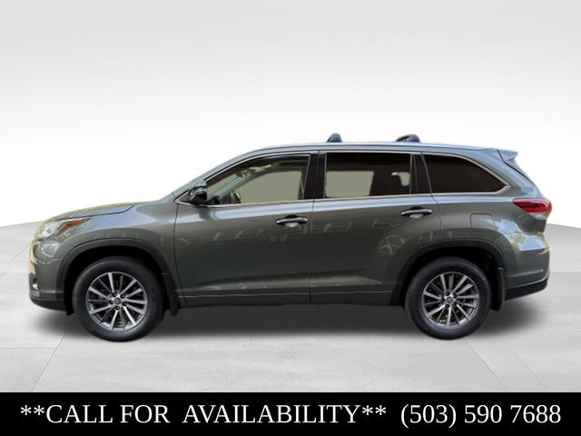 Used 2018 Toyota Highlander XLE AWD/4WD image 2