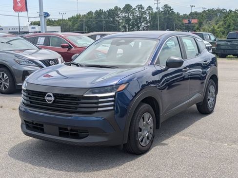 Used 2025 Nissan Kicks S w/ Charging Package FWD image 7